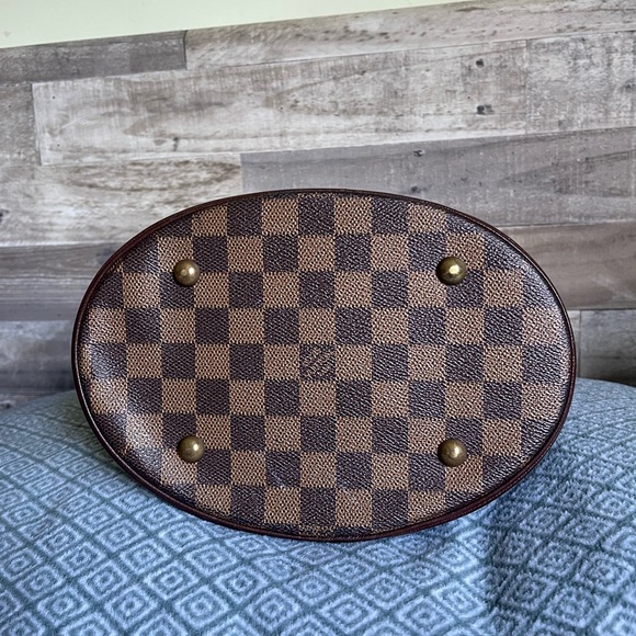 LOUIS VUITTON Damier Ebene Marais Bucket - Picture 5 of 13